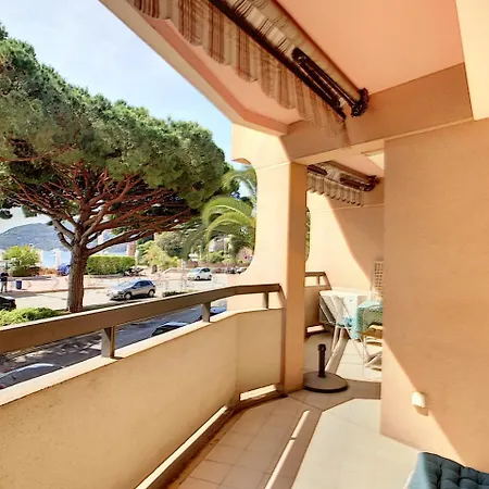 Perle Rare 2 Pièces Au Pied De La Et Piscine Résidence Mandelieu