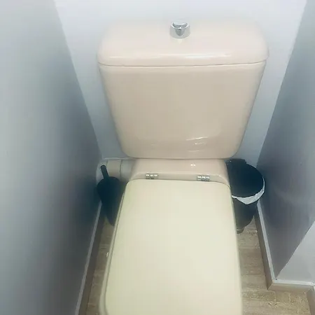 Perle Rare 2 Pieces Au Pied De La Et Piscine Apartmán *